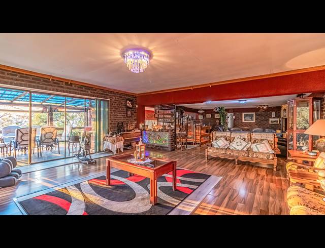 4 BEDROOM HOUSE FOR SALE IN GLENVISTA
